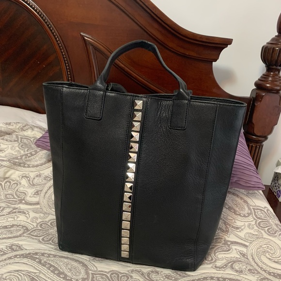 BCBGMaxAzria Handbags - BCBGMaxazria women handbag